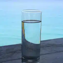 bicchiere di acqua
